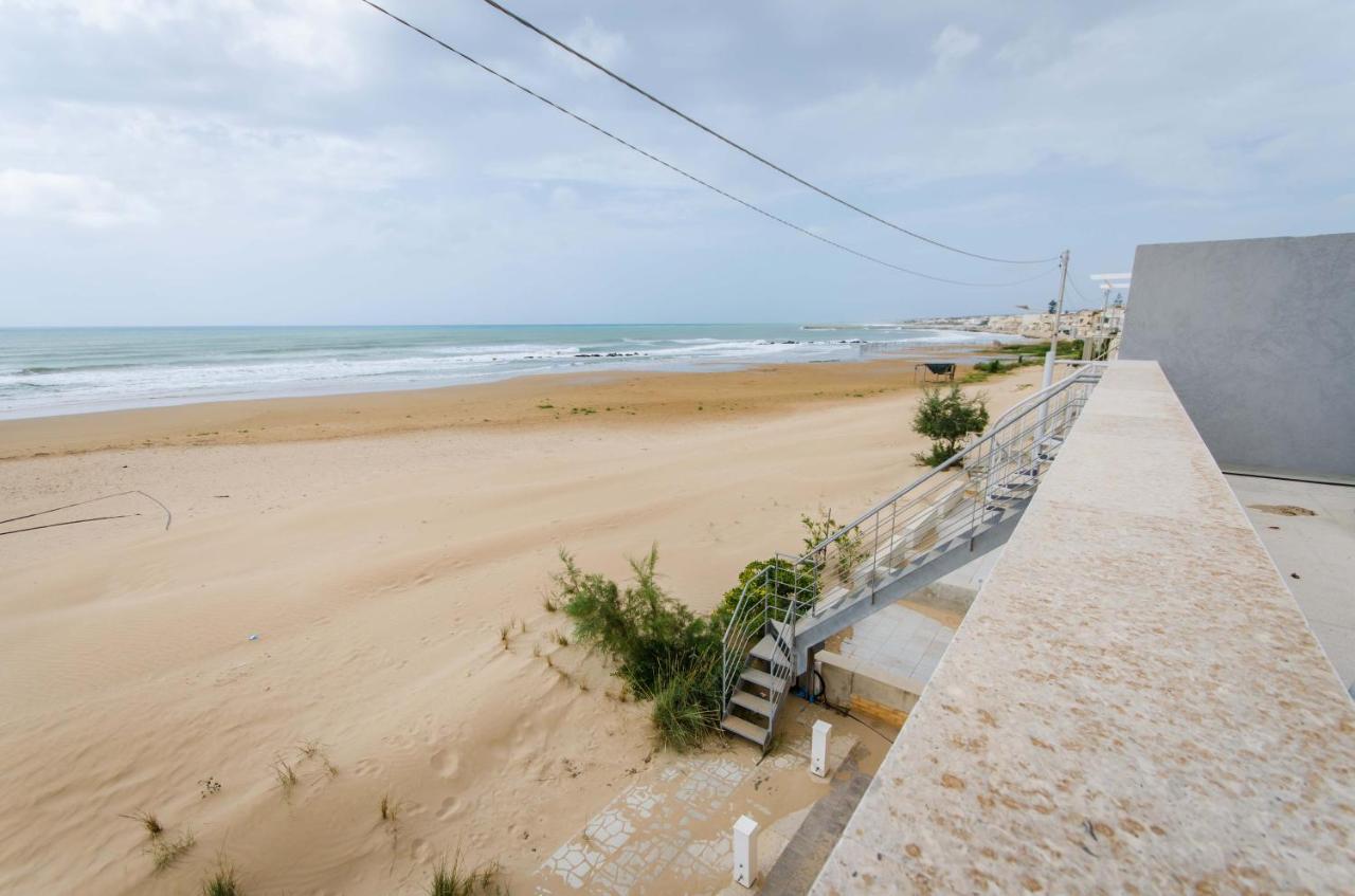 Arisa -Terrazza Privata 60 Mq Sulla Spiaggia Donnalucata  Dış mekan fotoğraf